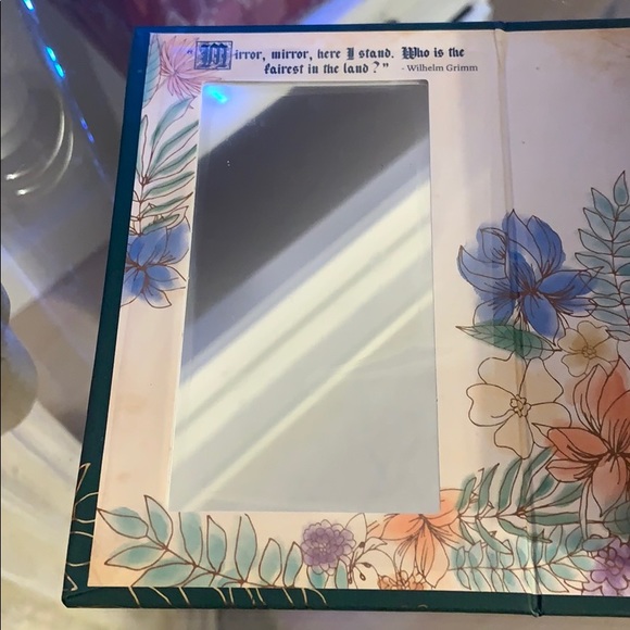 New Story Book Eyeshadow Palette / Robin Hood - Picture 7 of 7